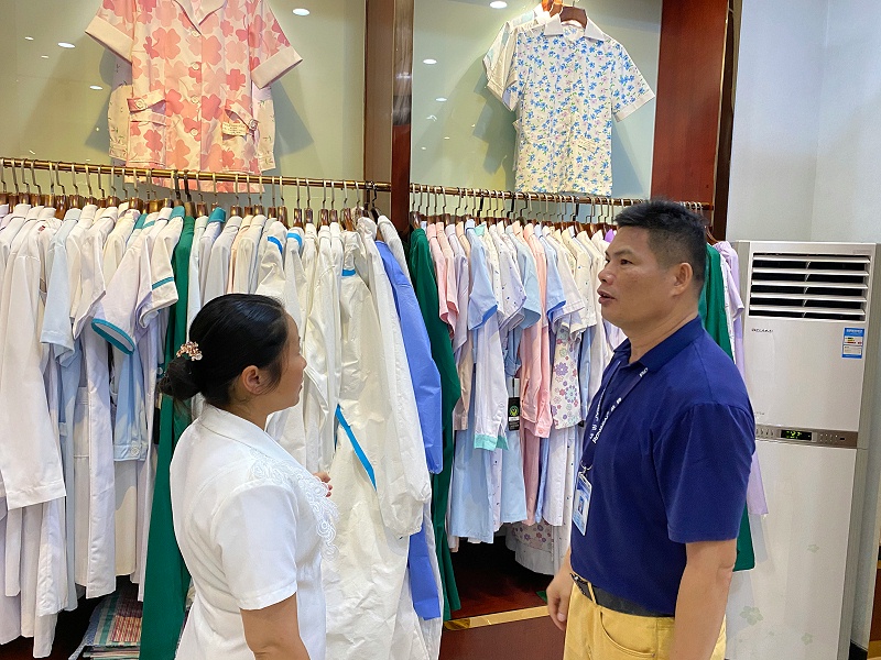 展示不同功能特点的医护面料